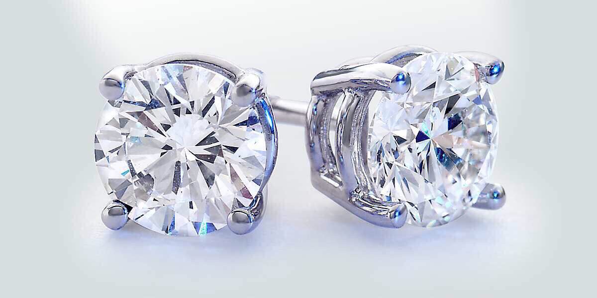 How to Style Diamond Tops for Every Outfit