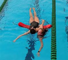 How a Lifeguard Course Prepares You for Water Safety Careers